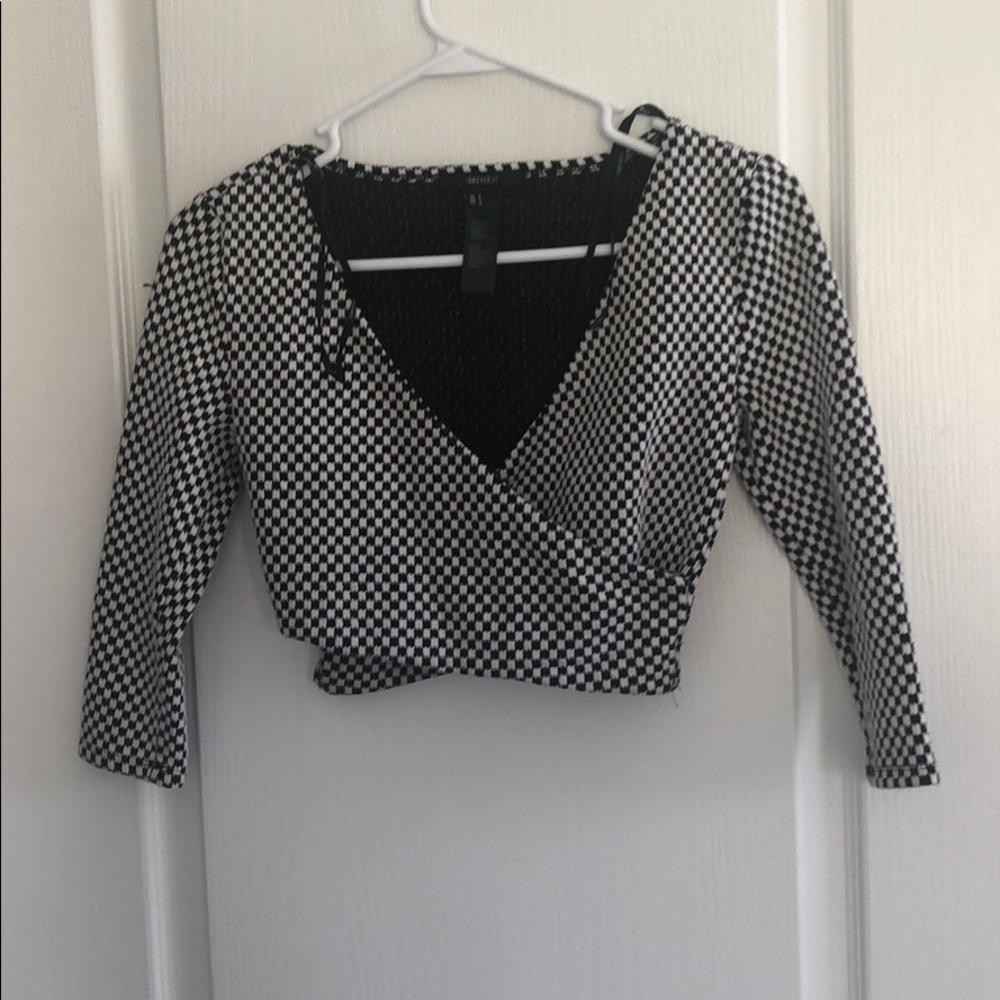 Forever 21 black and white checkered crop top